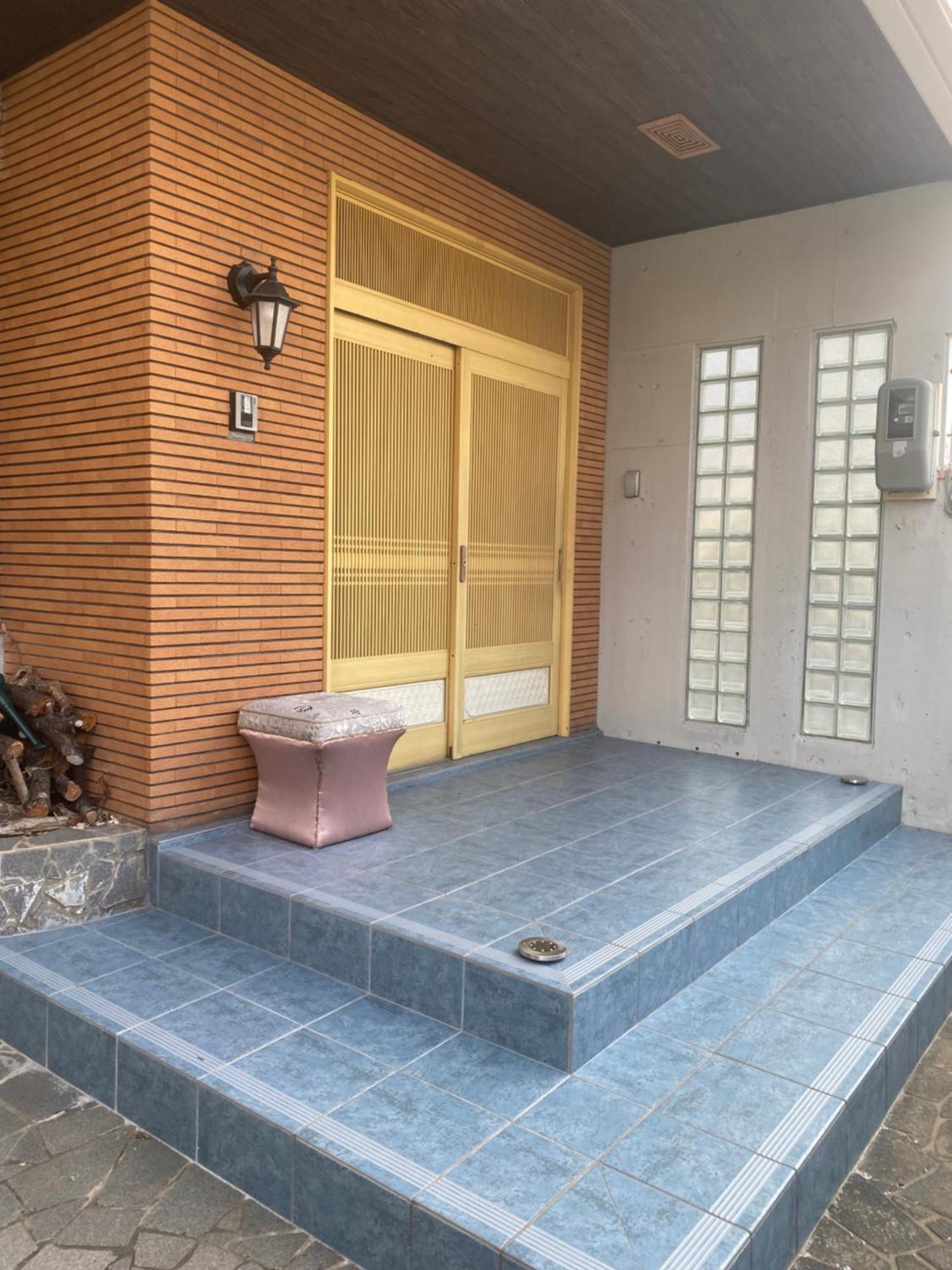 Ferienwohnung Joyful Rose Ginowan Exterior foto