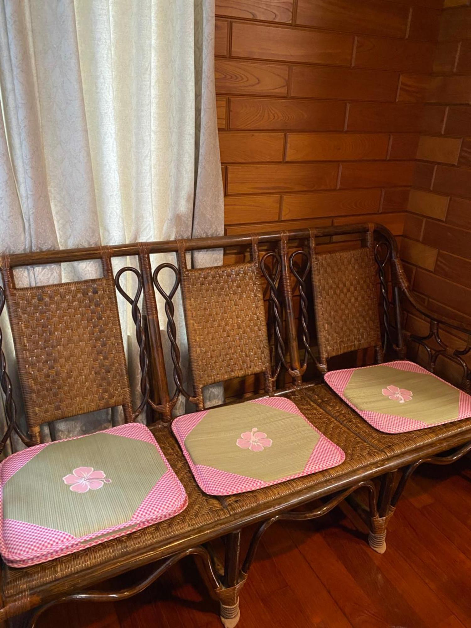 Ferienwohnung Joyful Rose Ginowan Exterior foto